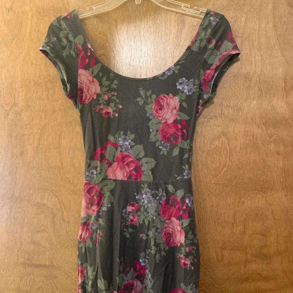American Eagle Outfitters Women's Soft Floral Criss-Cross Back Dress Size Small - Picture 4 of 6